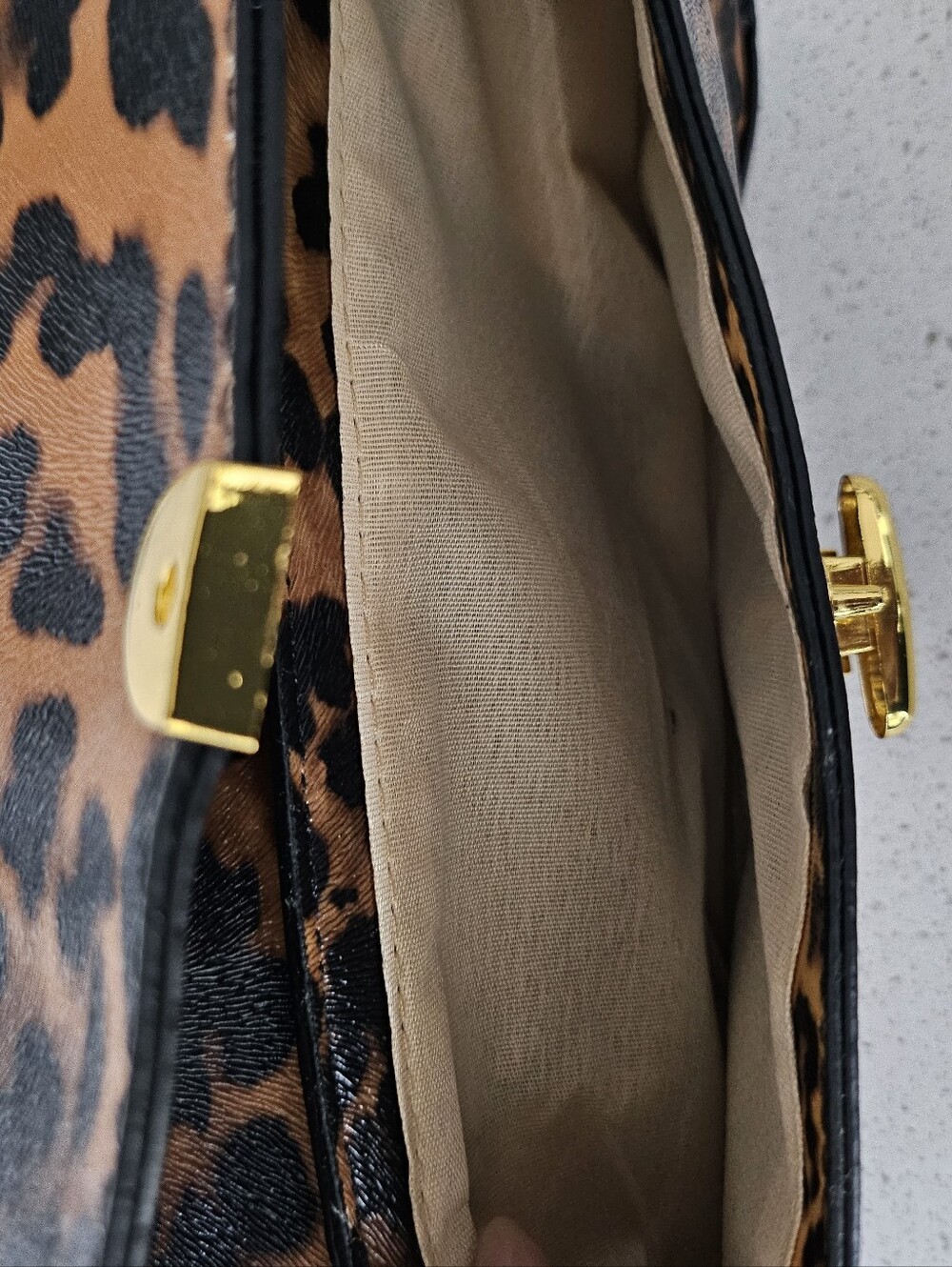 Leopard Print Purse - Picture 4 of 5